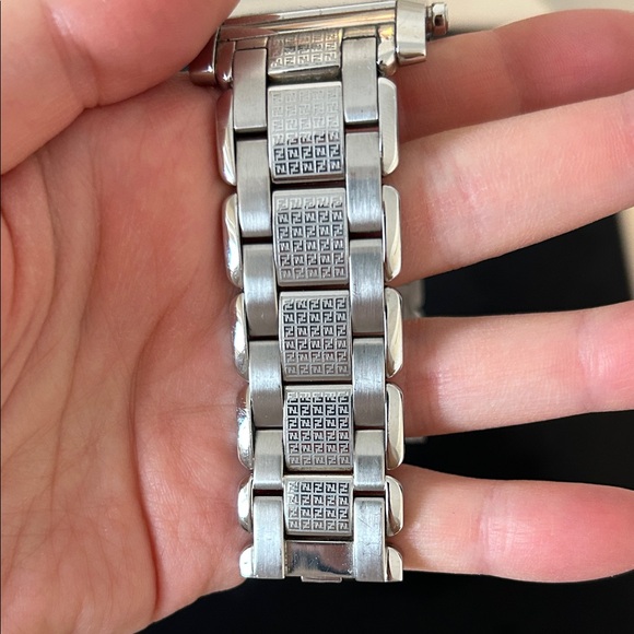 Authentic Fendi Silver Watch - Picture 4 of 5